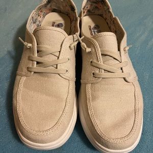BOBS by Skechers